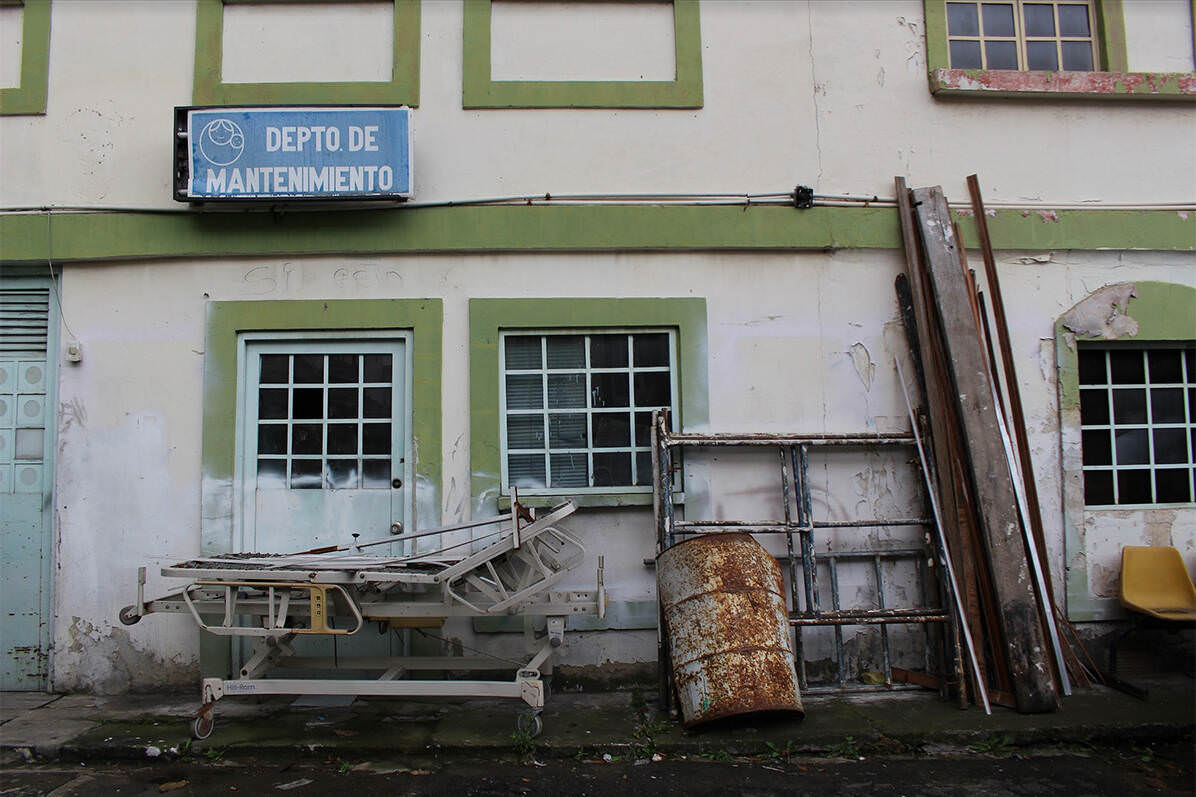 Pared exterior del departamento de mantenimiento del Materno infantil. Foto: Equipo de investigación IDPC, 2022.