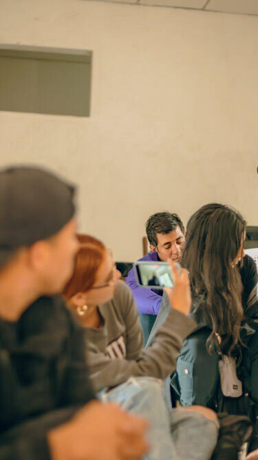 Proyección de audiovisuales sobre el San Juan de Dios y conversatorio con ciudadanía - Foto: María Angélica Mejía, IDPC, 2023