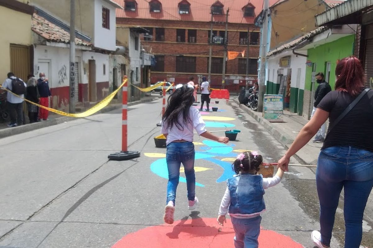 Fotografías de la activación de 7 entornos patrimoniales de Bogotá a través de procesos de interacción social, artística, cultural y ambiental en el Centro de Bogotá