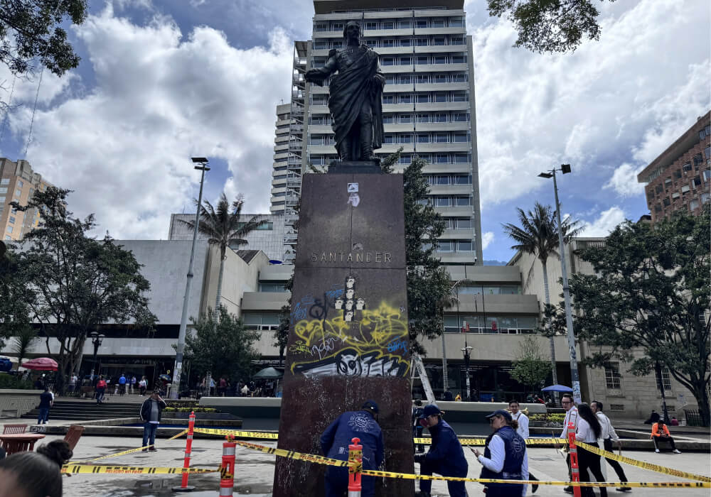 Monumento a Santander siendo intervenido por la BAM