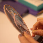 Taller de memorias y bordado colectivo