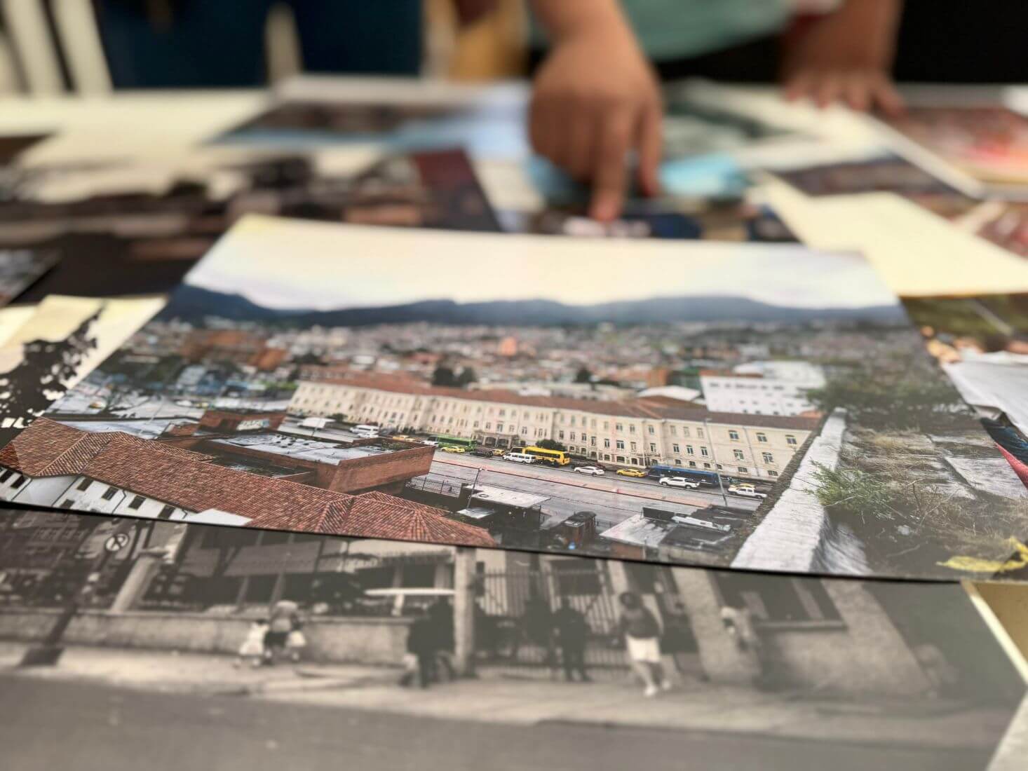 Fotos del San Juan de Dios sobre una mesa