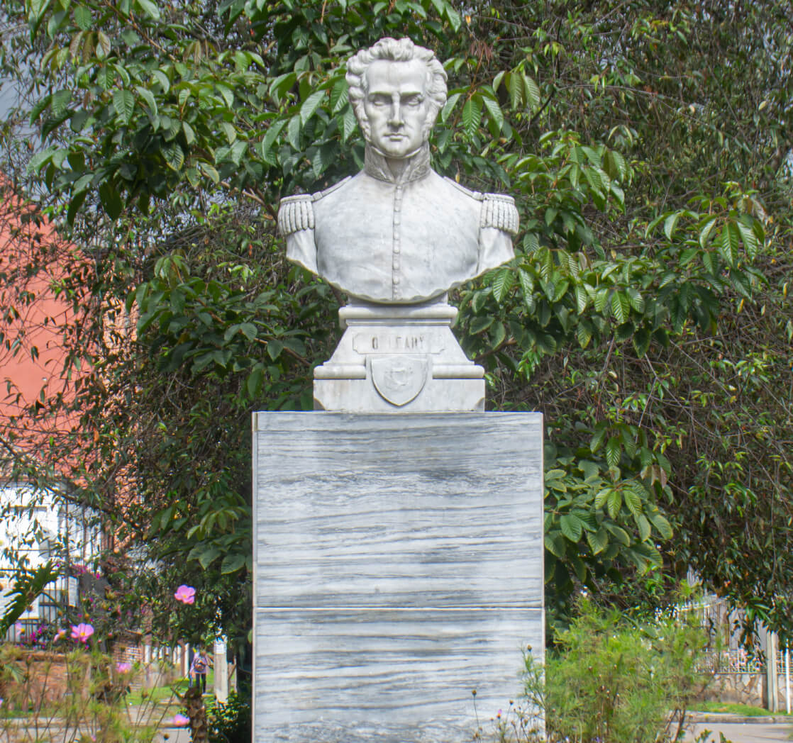 monumento al General O’leary después de ser intervenido