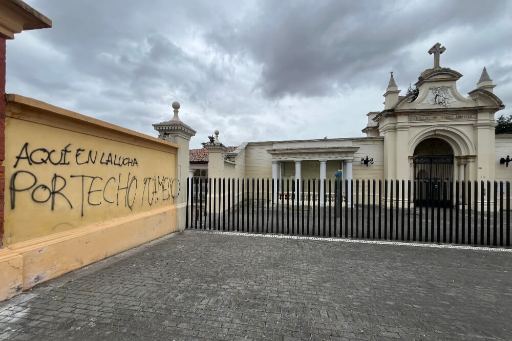 IDPC lamenta daños a las fachadas del Cementerio Central y pide respetar el patrimonio de la ciudad