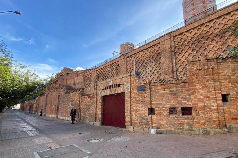 La Santamaría vuelve a mostrar su rostro: el IDPC culmina la limpieza y consolidación de su fachada