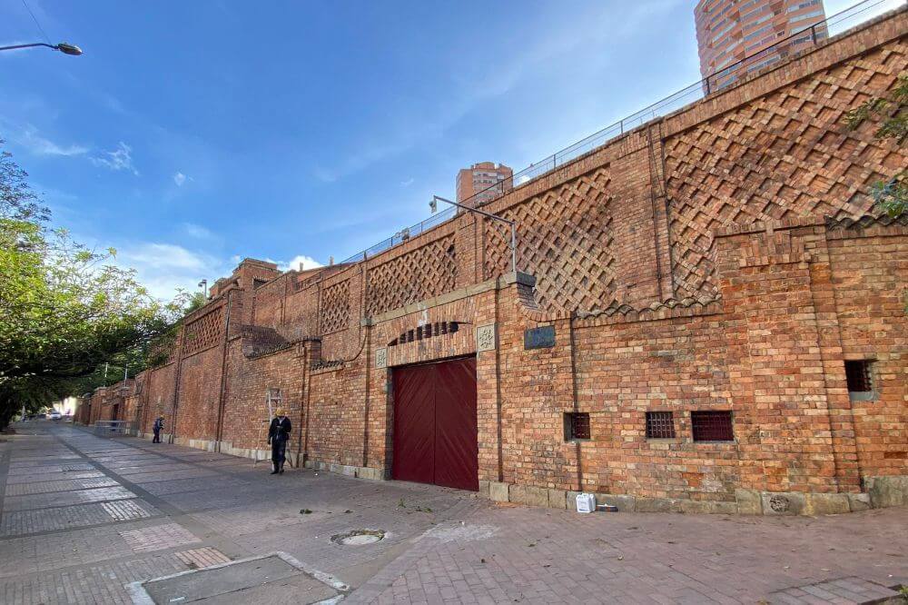 La Santamaría vuelve a mostrar su rostro: el IDPC culmina la limpieza y consolidación de su fachada