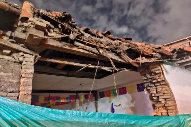 En tiempo récord, el Instituto Distrital de Patrimonio Cultural autoriza acciones de primeros auxilios para proteger el inmueble impactado en La Candelaria