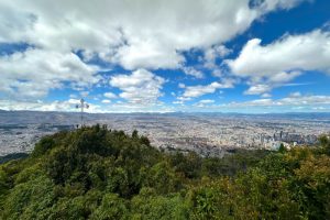 El camino a la antigua Ermita de la Peña: un camino que une dos templos