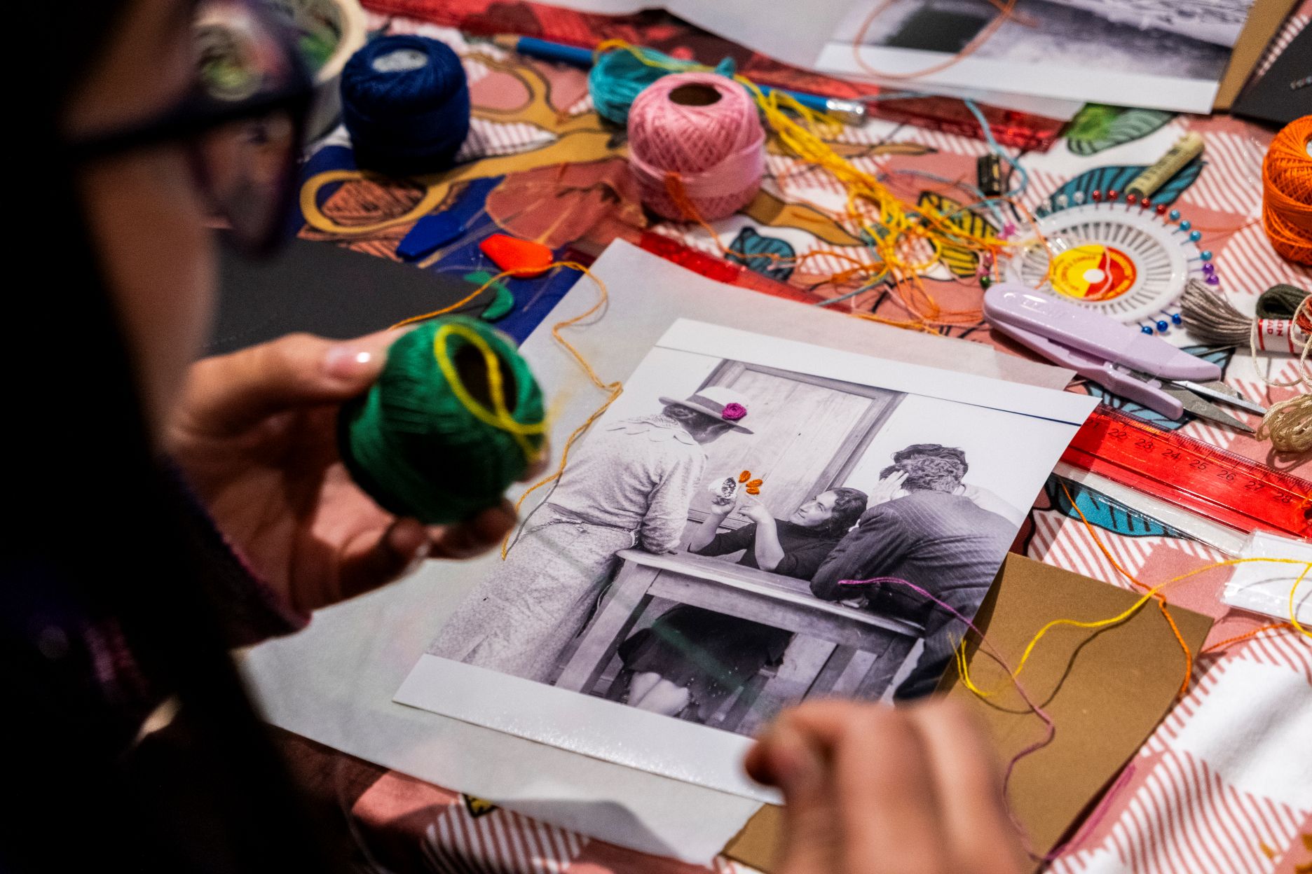 Biocosturero: creación textil y conciencia ambiental en el Museo de Bogotá