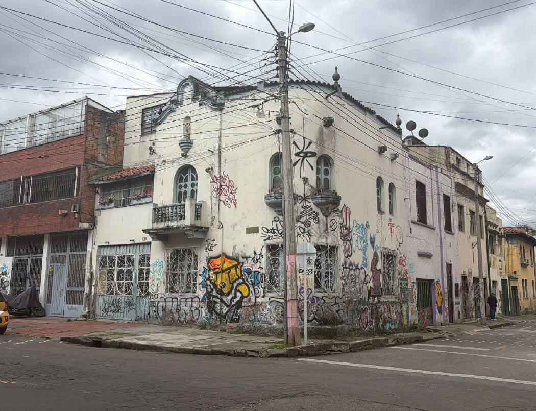 Fachada de la carrera 18a con calle 43 antes de ser intervenida
