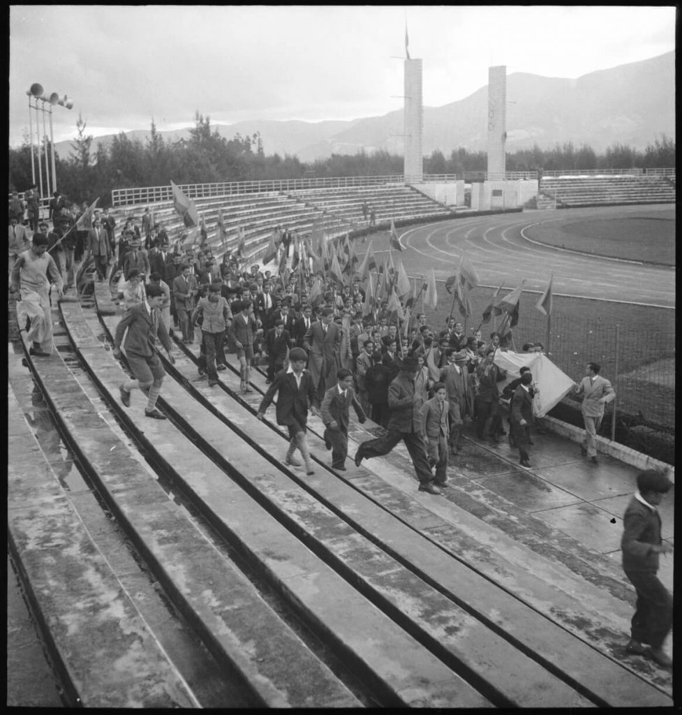 Aficionados en el estadio Alfonso López Pumarejo, 1947