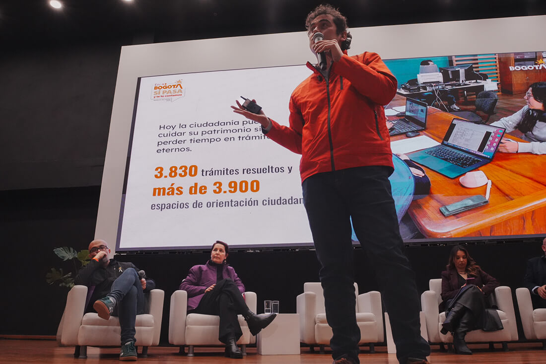 Diego Parra Cortés, director del Instituto Distrital de Patrimonio Cultural, interviene durante la presentación pública de la rendición de cuentas.