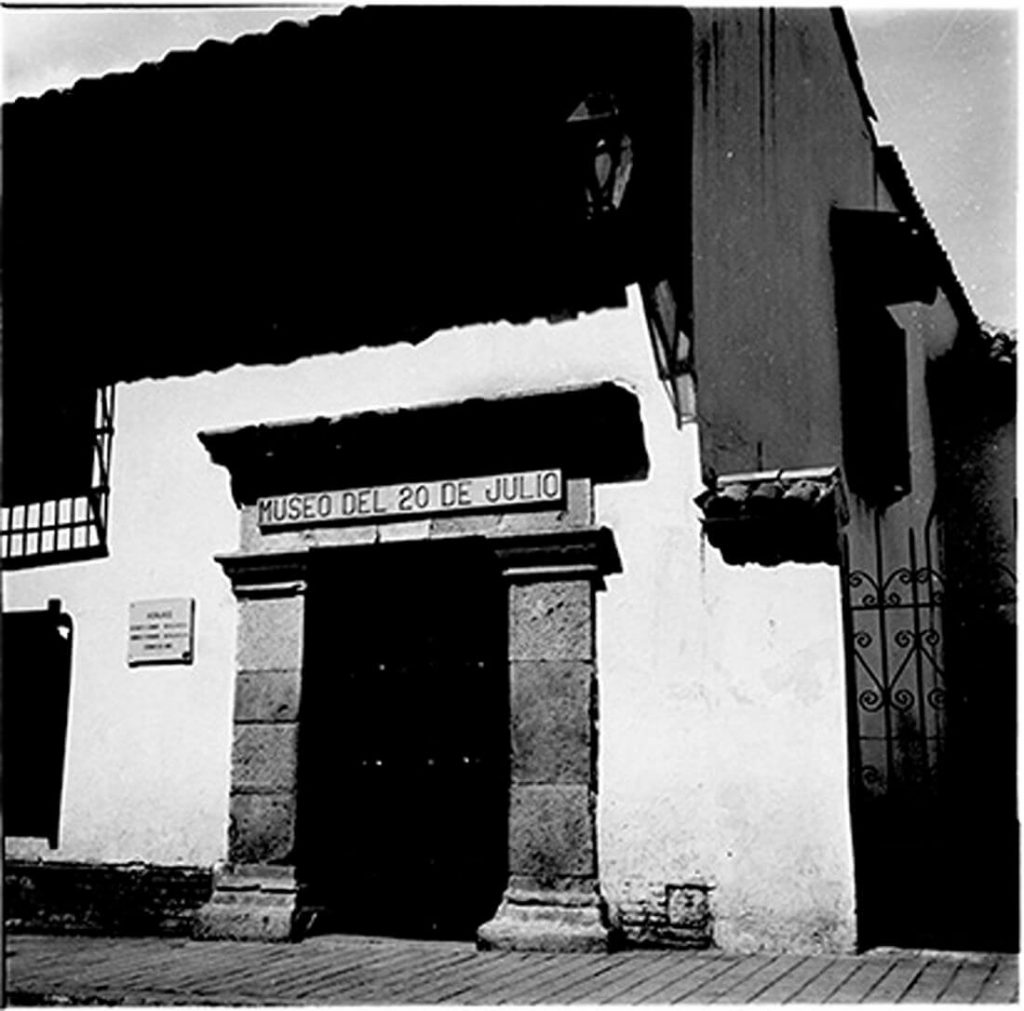 Foto antigua de la Casa Museo del 20 de julio.