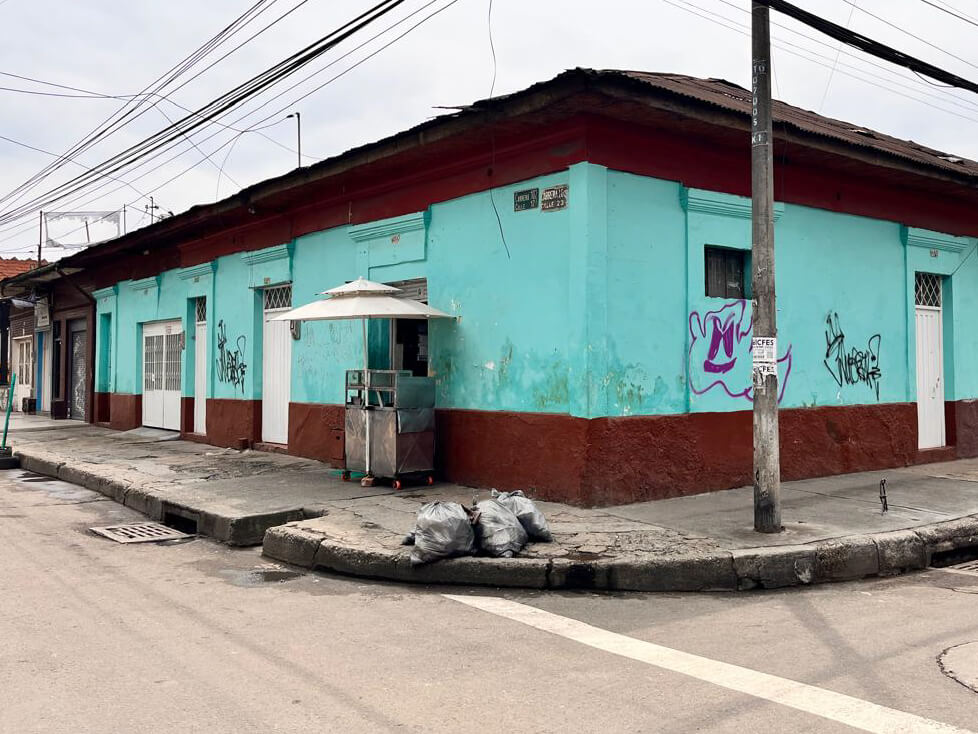 Fachada antes de intervenir en Fontibón en la Calle 17A No. 100 -76
