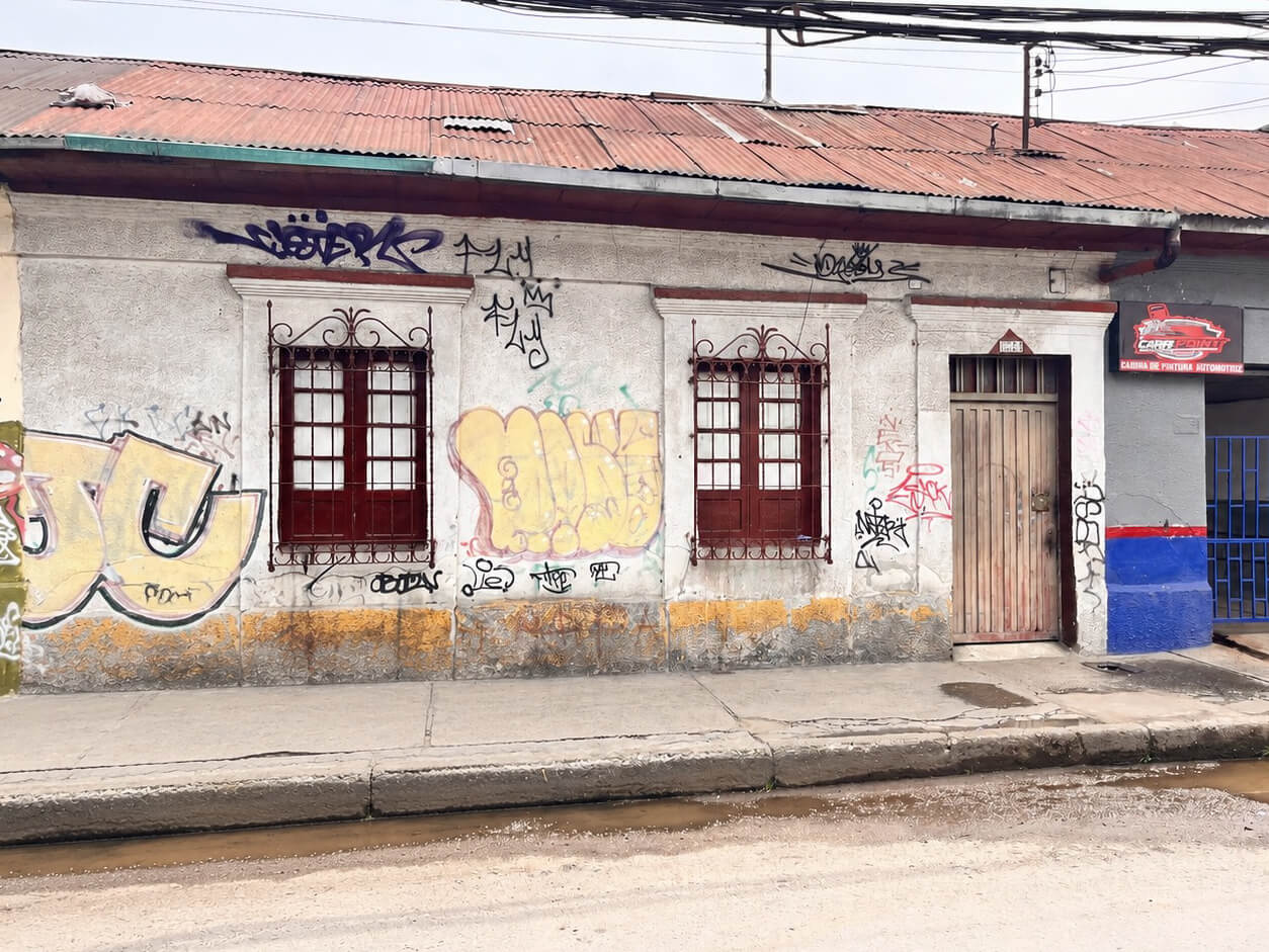 Fachada antes de intervenir en Fontibón en la Calle 17A No. 100 -46