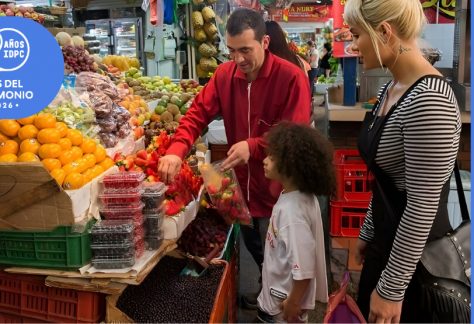 Una receta puede ser mucho más que una lista de ingredientes: puede guardar recuerdos, historias familiares y saberes que pasan de generación en generación. En este taller del Mes del Patrimonio, niñas y niños podrán explorar la relación entre alimentación, memoria e identidad y descubrir cómo las prácticas cotidianas también construyen patrimonio.